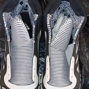 Men's Black and White Sneakers